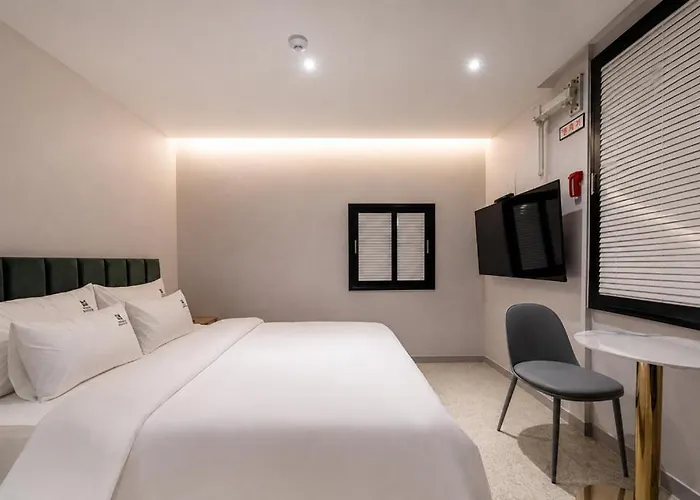 Station Iruda Hotel